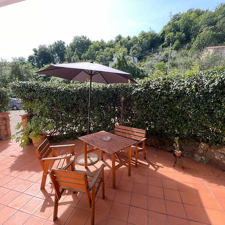 Appartamento Comodo Per Lerici E 5 Terre Piano di Follo Luaran gambar